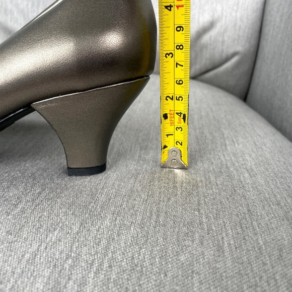 Easy Street Fabulous Pump Size 9 Med NIB - Picture 5 of 8